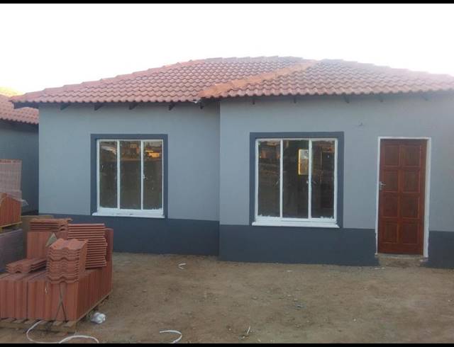2 BEDROOM TOWNHOUSE FOR SALE IN CHIAWELO